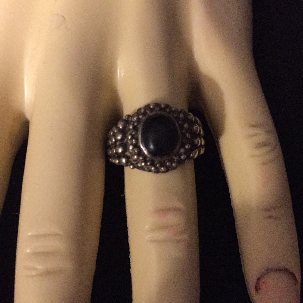 Beautiful ring! - Picture 2 of 3